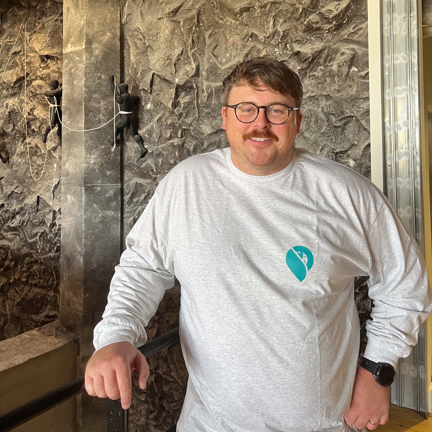 The Cruise Globe Unisex T-shirt (long-sleeved)